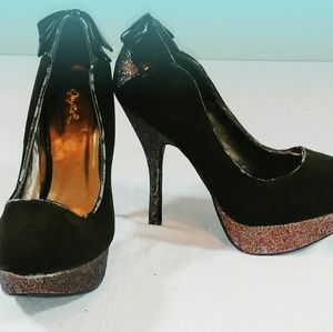 "Qupid" Platform Pumps